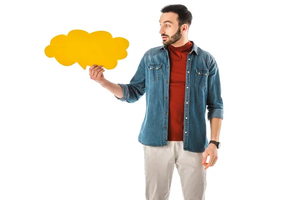 Homem barbudo pensativo em camisa jeans segurando bolha pensamento isolado no branco — Fotografia de Stock