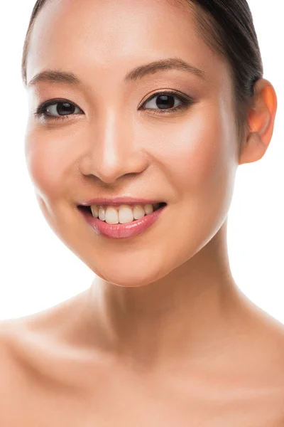 Schöne nackte asiatische Mädchen mit perfekter Haut, isoliert auf weiß — Stockfoto