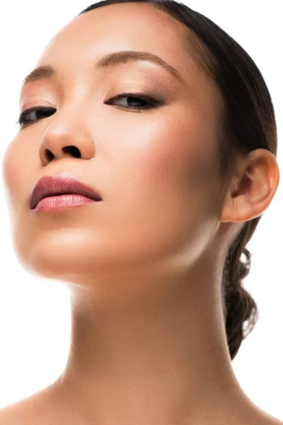 Belle asiatique femme avec parfait peau, isolé sur blanc — Photo de stock