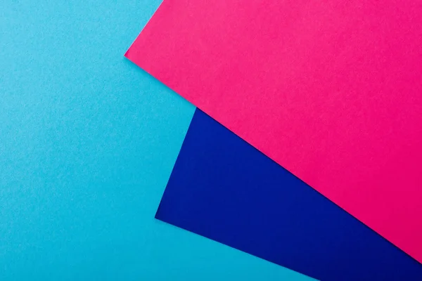 Fondo geométrico abstracto con rosa, papel azul - foto de stock
