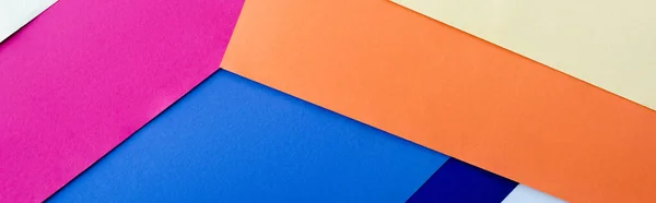 Fond géométrique abstrait avec papier coloré, plan panoramique — Photo de stock