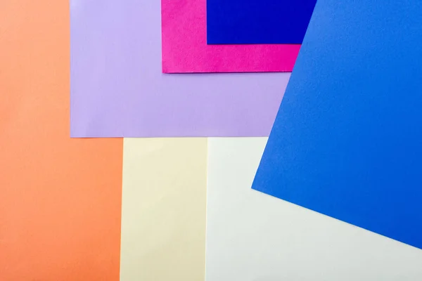 Абстрактный геометрический фон с цветной бумагой — стоковое фото