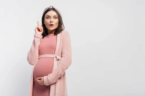 Femme enceinte dans bandeau ayant idée isolé sur blanc — Photo de stock