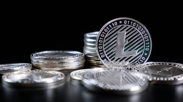 Monnaie Crypto Litecoin Pièces Sur Fond Sombre — Photo