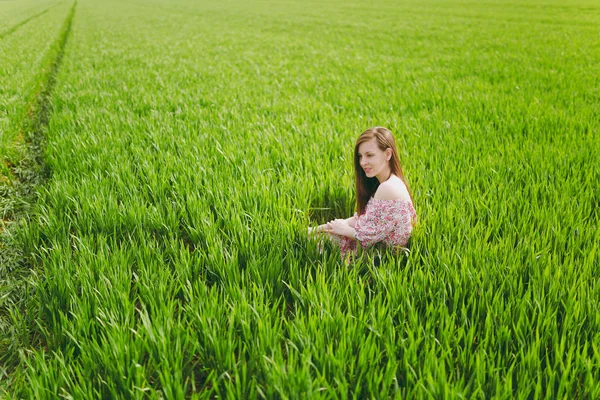 Young Brunette Calm Beautiful Woman Light Patterned Dress Sitting Grass — Stock Photo, Image