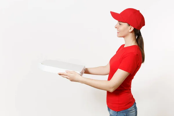 Mulher Entrega Uniforme Vermelho Isolado Fundo Branco Bonita Fêmea Boné — Fotografia de Stock