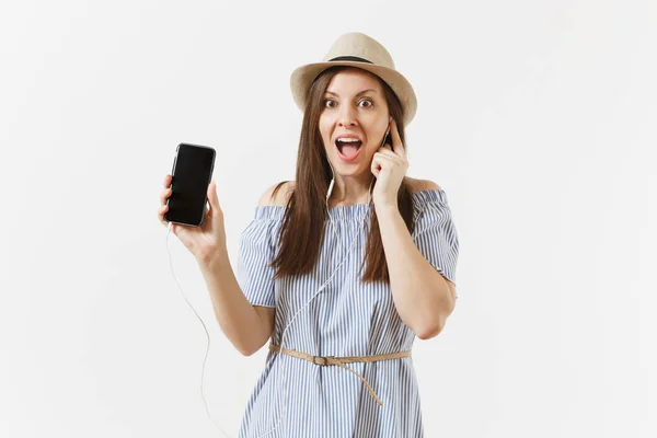 Молодая Веселая Женщина Слушает Музыку Наушниках Мобильном Телефоне Пустым Черным — стоковое фото