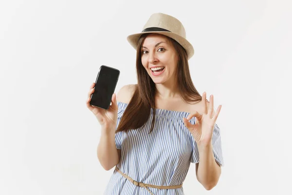 Молодая Женщина Одета Синее Платье Шляпа Показывает Камеру Мобильный Телефон — стоковое фото