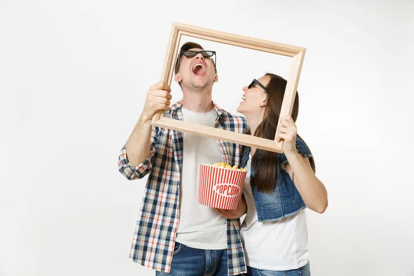 Jeune Couple Riant Femme Homme Dans Des Lunettes Vêtements Décontractés — Photo