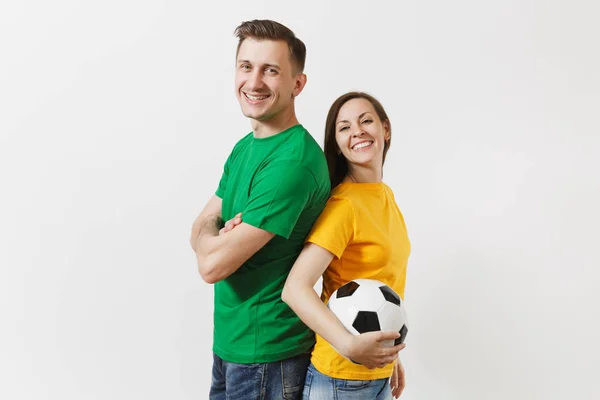 Sorrindo Jovem Casal Mulher Homem Fãs Futebol Amarelo Verde Shirt — Fotografia de Stock