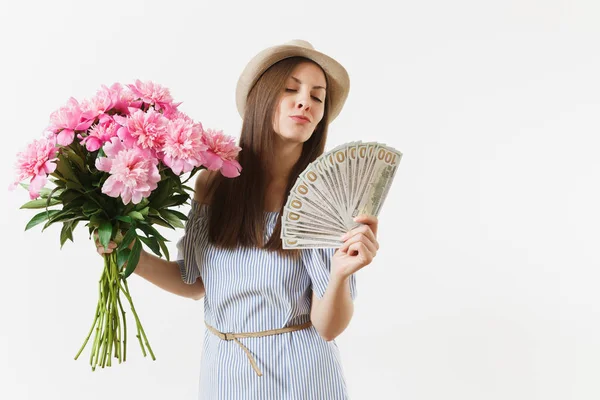 Jovem Mulher Muito Feliz Vestido Azul Chapéu Segurando Pacote Dólares — Fotografia de Stock