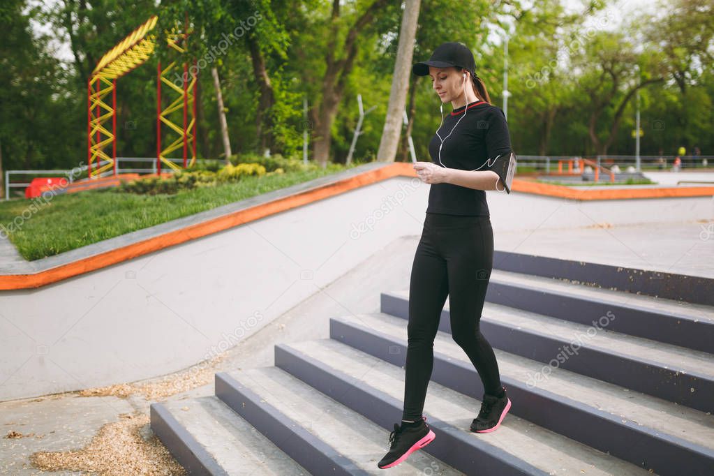 Beauty outdoor black uniform