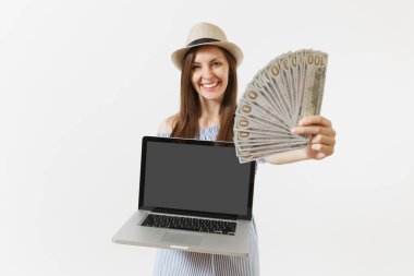 Alan, kopyalamak için modern dizüstü bilgisayar boş siyah Boþ ekran ile tutan kadın dolar, demet izole beyaz arka plan üzerinde nakit para. Finans iş online alışveriş kavramı. Mobil ofis