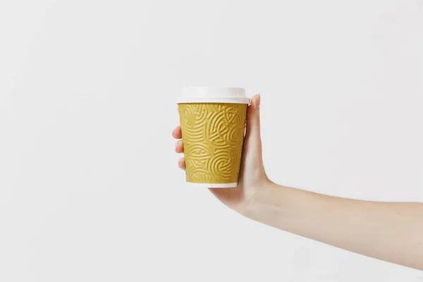 Närbild Kvinna Håller Hand Takeaway Kopp Kaffe Eller Rensa Tömma — Stockfoto