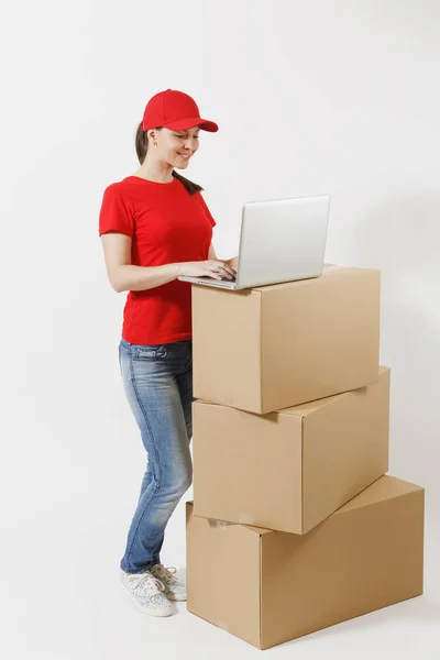 Retrato Comprimento Total Mulher Parto Boné Vermelho Shirt Isolada Fundo — Fotografia de Stock