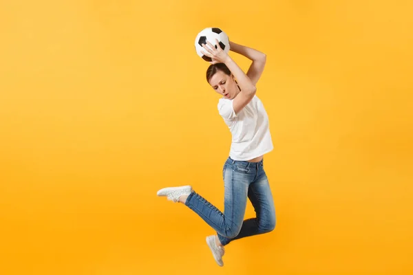 Joven Divertida Expresiva Fan Del Fútbol Europeo Saltando Aire Animar —  Fotos de Stock