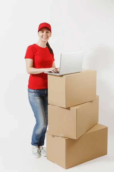 Retrato Comprimento Total Mulher Parto Boné Vermelho Shirt Isolada Fundo — Fotografia de Stock