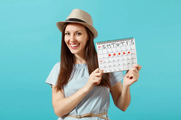 Porträtt Ung Kvinna Blå Klänning Hatt Hålla Kvinnliga Perioder Kalender — Stockfoto