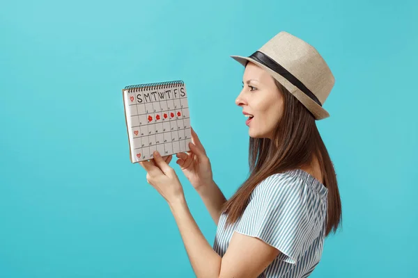 Retrato Mujer Joven Vestido Azul Sombrero Con Calendario Períodos Femeninos — Foto de Stock