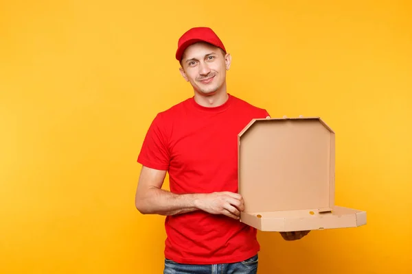 Delivery Man Rode Dop Shirt Geven Voedsel Volgorde Pizzadozen Geïsoleerd — Stockfoto