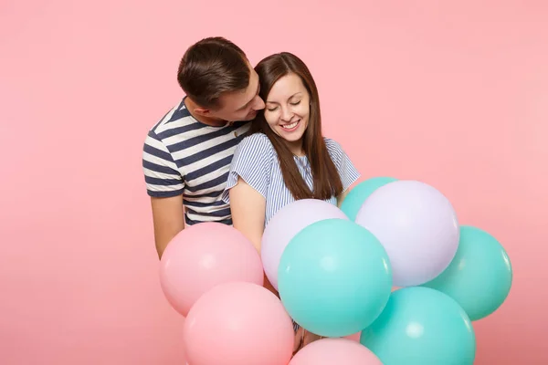 Retrato Una Joven Feliz Sonriente Pareja Enamorada Mujer Hombre Ropa —  Fotos de Stock