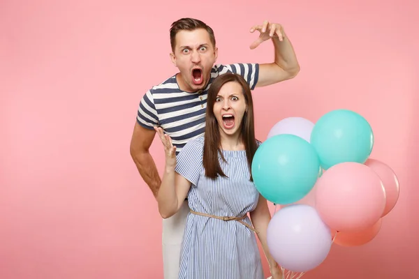 Retrato Diversão Jovem Casal Louco Louco Amor Mulher Homem Roupas — Fotografia de Stock