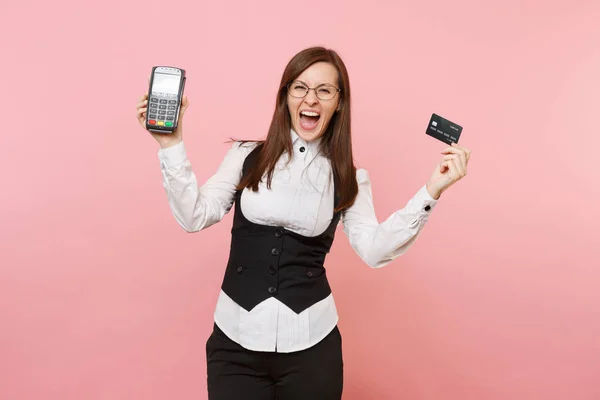 Mladí Crazy Obchodních Žena Scream Drží Bezdrátové Moderní Bankovní Platební — Stock fotografie