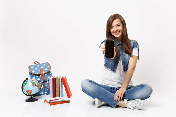 Jovem Estudante Sorrindo Segurando Telefone Celular Com Tela Vazia Preta — Fotografia de Stock