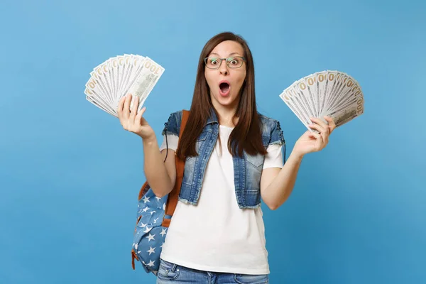 Giovane Sorpreso Studente Donna Scioccato Occhiali Con Zaino Con Bocca — Foto Stock