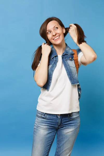 Retrato Jovem Estudante Mulher Bonito Curioso Roupas Jeans Com Mochila — Fotografia de Stock