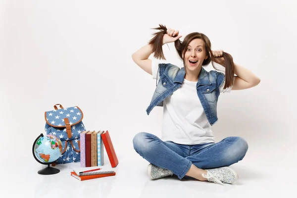 Denim Giysileri Ponytails Küre Sırt Çantası Beyaz Arka Plan Üzerinde — Stok fotoğraf