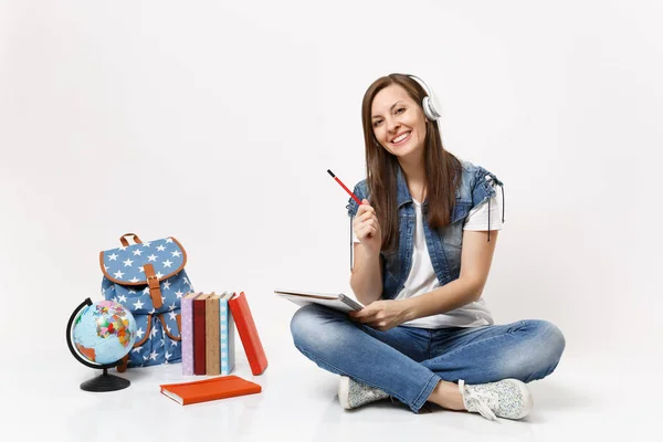 Jovem Sorrindo Mulher Atraente Estudante Fones Ouvido Ouvir Música Segurando — Fotografia de Stock