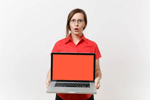 Πορτραίτο Της Επιχείρησης Δάσκαλος Γυναίκα Κόκκινο Πουκάμισο Κατέχουν Φορητό Υπολογιστή — Φωτογραφία Αρχείου