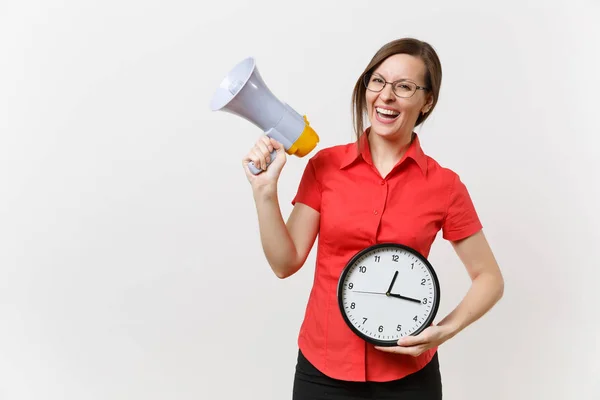 Portrait Jeune Enseignante Entreprise Chemise Rouge Tenant Horloge Ronde Crier — Photo