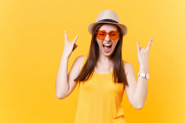 Porträt Einer Aufgeregten Jungen Frau Mit Strohhut Orangefarbener Brille Die — Stockfoto