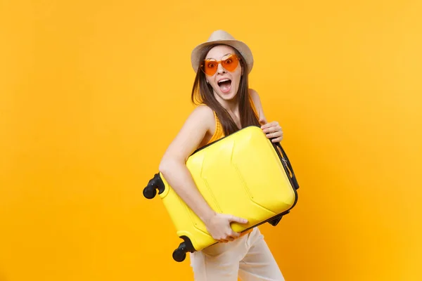 Seyahat Etmek Turist Kadın Yaz Rahat Kıyafetler Sarı Turuncu Arka — Stok fotoğraf
