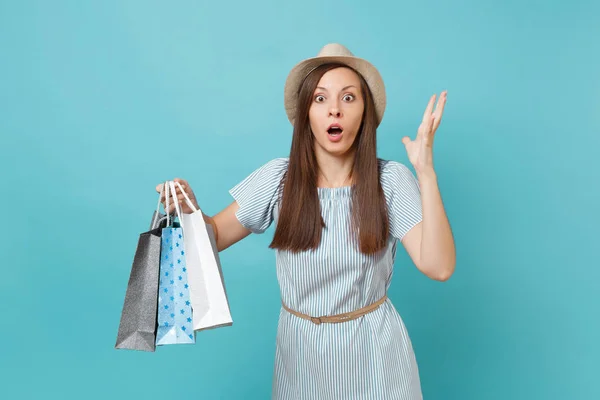 Retrato Bastante Conmocionado Triste Hermosa Mujer Caucásica Vestido Verano Sombrero — Foto de Stock