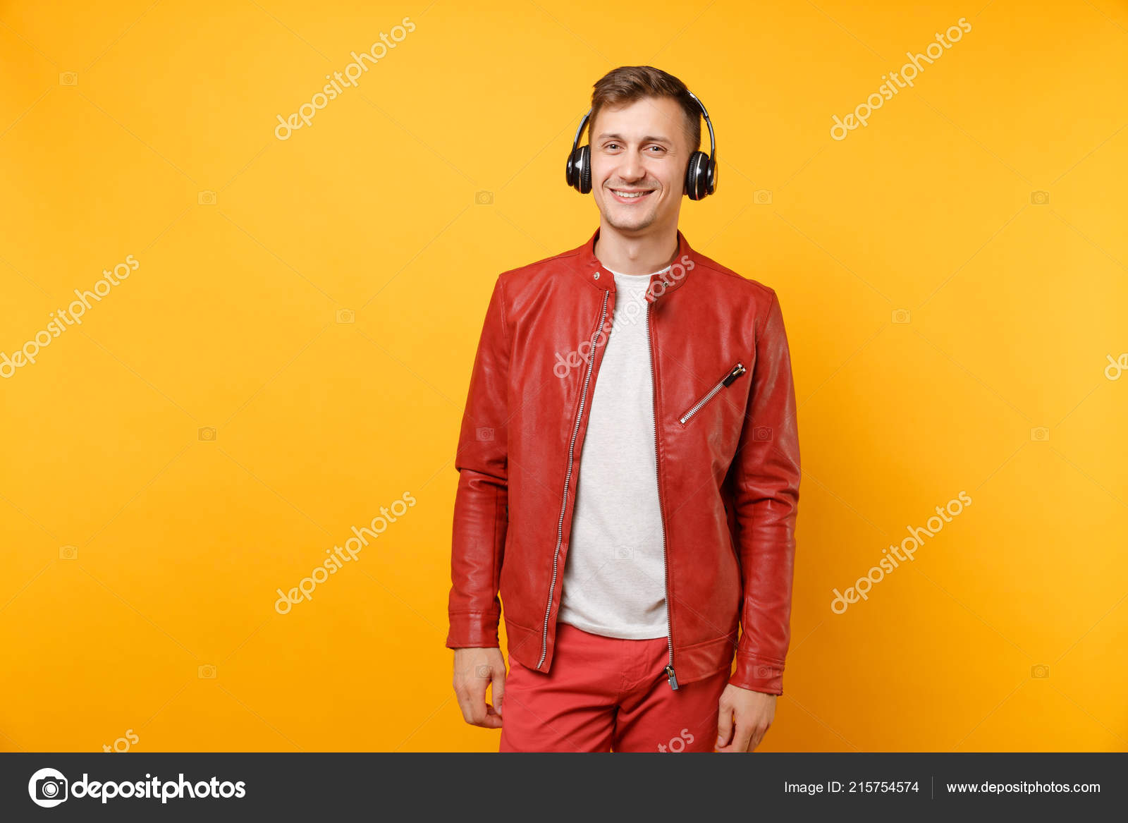 Портрет Моды Счастливый Весело Молодой Человек Красной Кожаной.