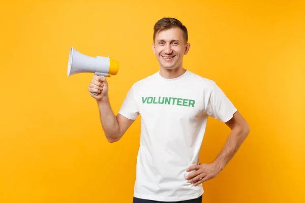 Ritratto Uomo Shirt Bianca Scritta Iscrizione Verde Titolo Volontario Urlo — Foto Stock