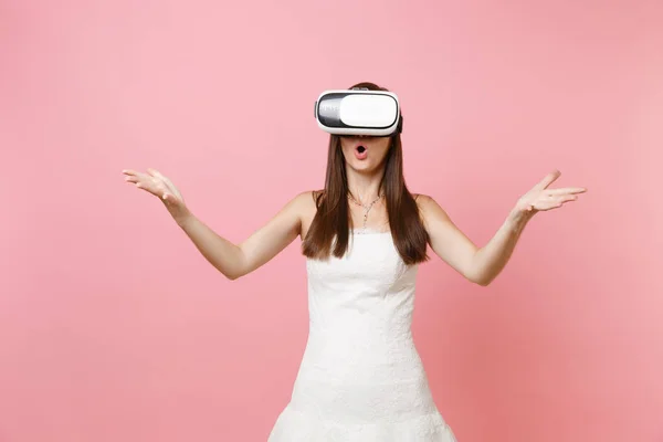 Portrait Shocked Bride Woman White Wedding Dress Headset Virtual Reality — Stock Photo, Image