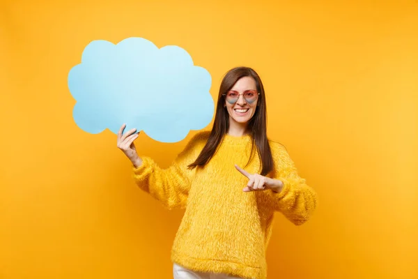 Glimlachend Jonge Vrouw Hart Brillen Index Vinger Lege Lege Blauwe — Stockfoto