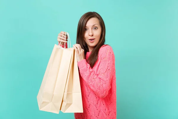 Sorprendida Hermosa Mujer Joven Suéter Punto Color Rosa Bolsas Paquetes — Foto de Stock