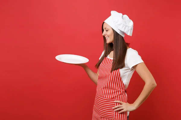 Huisvrouw Vrouwelijke Chef Kok Bakker Gestreepte Schort Witte Shirt Toque — Stockfoto