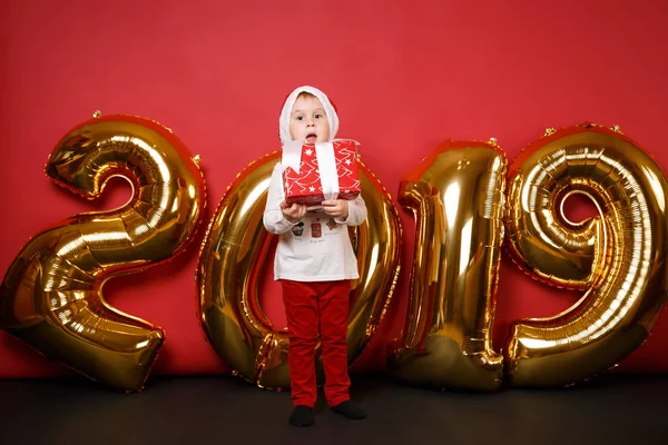 Wesoły Chłopiec Santa Hat Christmas Holiday Party Okazji Białym Tle — Zdjęcie stockowe