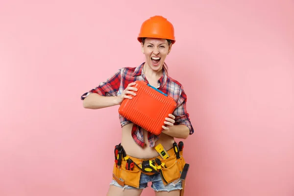 Mujer Fuerte Joven Manitas Casco Naranja Camisa Cuadros Pantalones Cortos — Foto de Stock