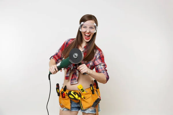 Kräftige Junge Frau Karierten Oberhemd Jeanshose Werkzeugkoffer Voller Instrumente Schutzbrille — Stockfoto