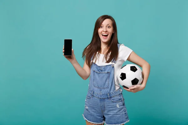 Telefone Celular Em Fundo Amarelo Com Campo De Futebol Na Tela 3d