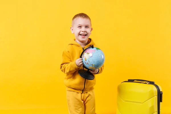 Pequeño Viajero Niño Turista Años Aislado Estudio Fondo Pared Color — Foto de Stock