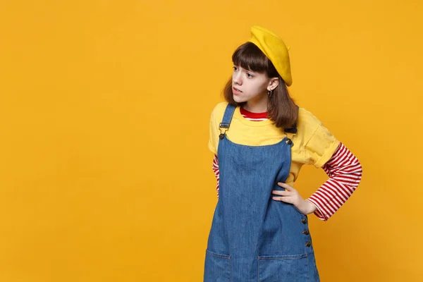 Bewildered Puzzled Girl Teenager French Beret Denim Sundress Looking Aside — Stock Photo, Image