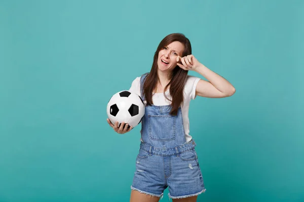 Gråtande förvirrad ung kvinna fotboll fläkt stöd favorit te — Stockfoto